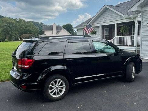 Used 2015 Dodge Journey SXT w/ Flexible Seating Group FWD image 2