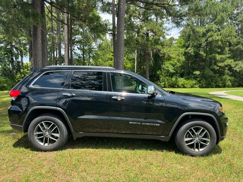 Used 2018 Jeep Grand Cherokee Limited w/ Luxury Group II AWD/4WD image 6