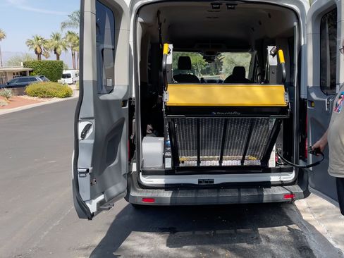 Used 2015 Ford Transit 150 XL RWD image 11