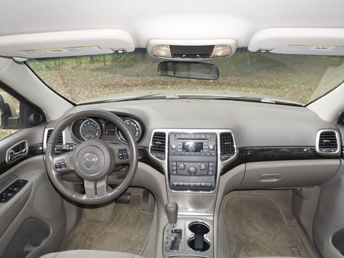 Used 2011 Jeep Grand Cherokee Laredo w/ Trailer Tow Group image 6