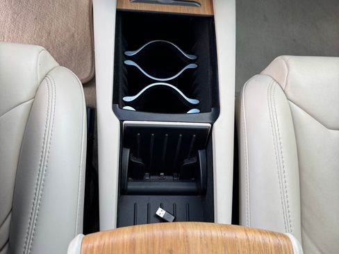 Used 2018 Tesla Model S 75D image 24