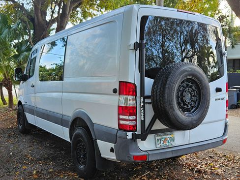 Used 2011 Mercedes-Benz Sprinter 2500 image 1