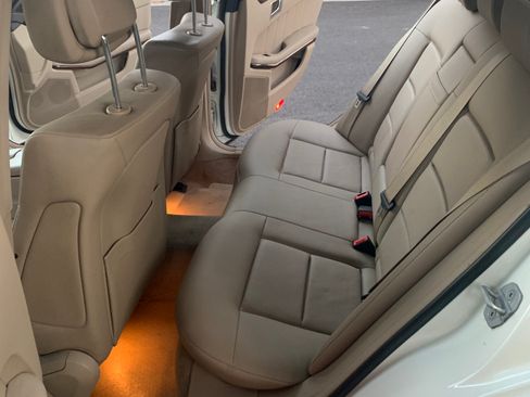 Used 2012 Mercedes-Benz E 350 Sedan image 11