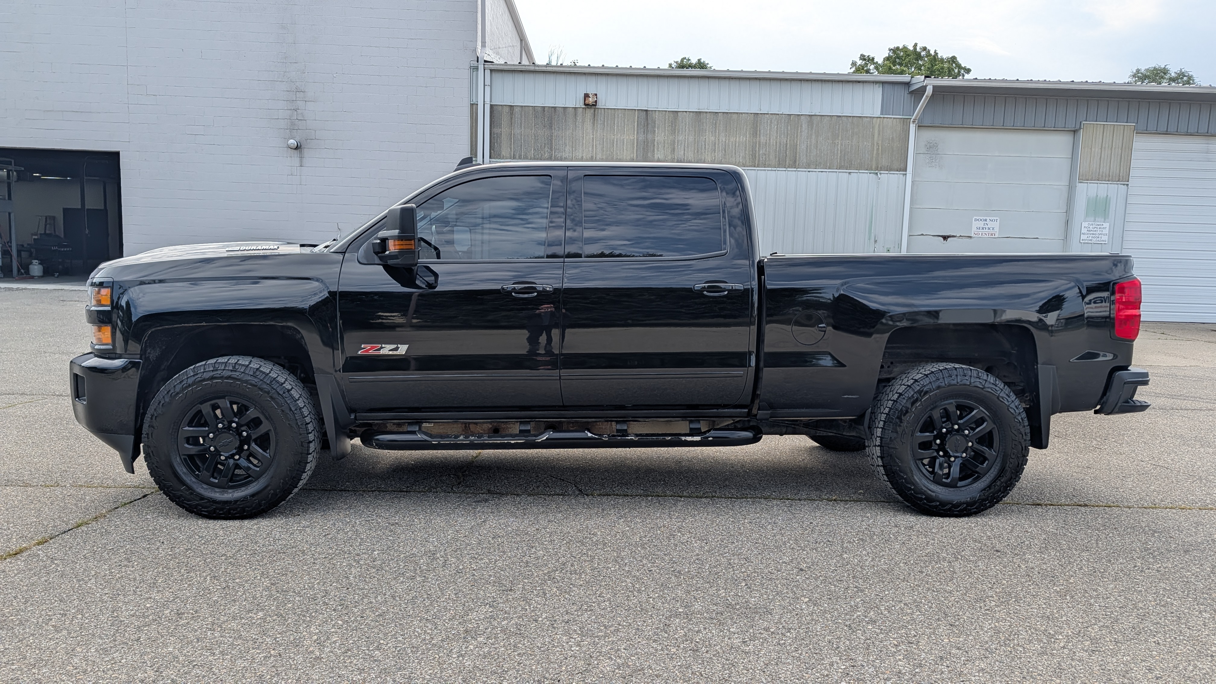 Used 2018 Chevrolet Silverado 2500 LTZ w/ Duramax Plus Package AWD/4WD image 5