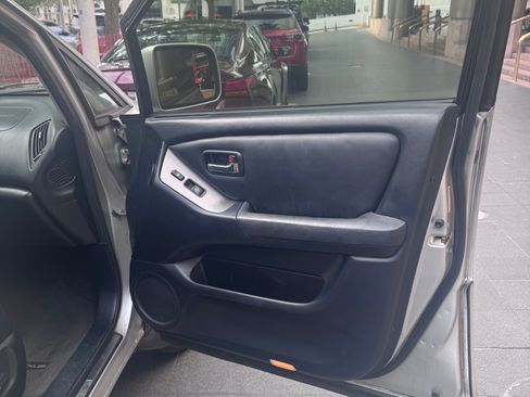 Used 2001 Lexus RX 300 FWD image 17
