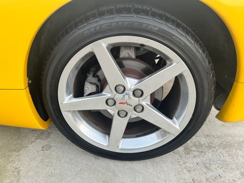 Used 2000 Chevrolet Corvette Convertible w/ Performance Handling Pkg image 22