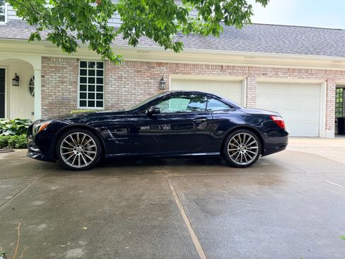 Used 2015 Mercedes-Benz SL 550 image 4