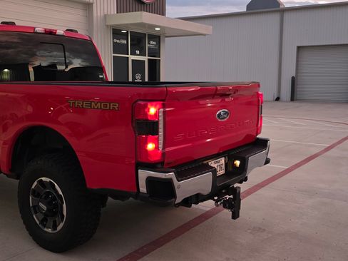 Used 2023 Ford F350 Lariat w/ Lariat Ultimate Package AWD/4WD image 9