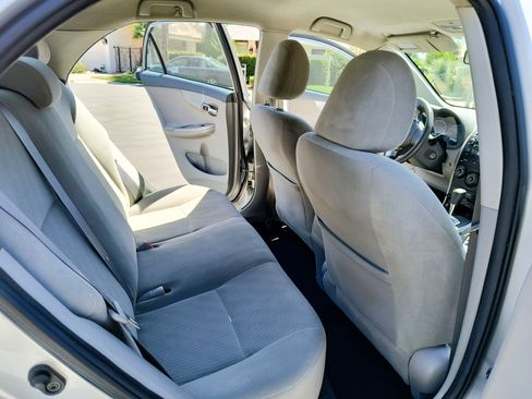 Used 2010 Toyota Corolla LE image 11