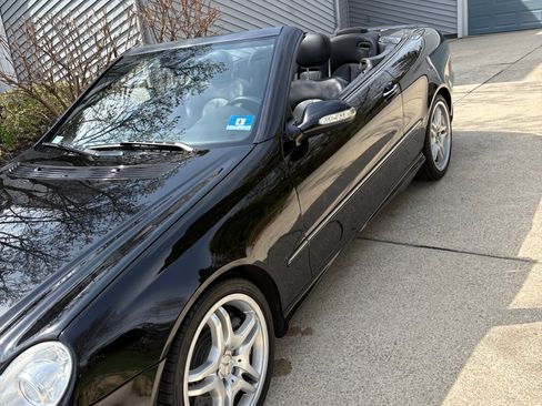 Used 2009 Mercedes-Benz CLK 550 Cabriolet image 1