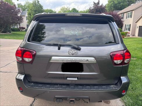 Used 2018 Toyota Sequoia Platinum w/ Carpet Cargo Mat Package AWD/4WD image 8