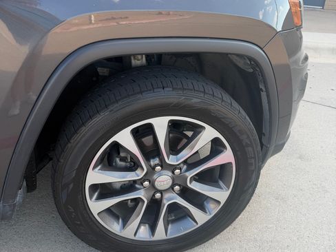 Used 2018 Jeep Grand Cherokee Limited w/ Luxury Group II AWD/4WD image 24