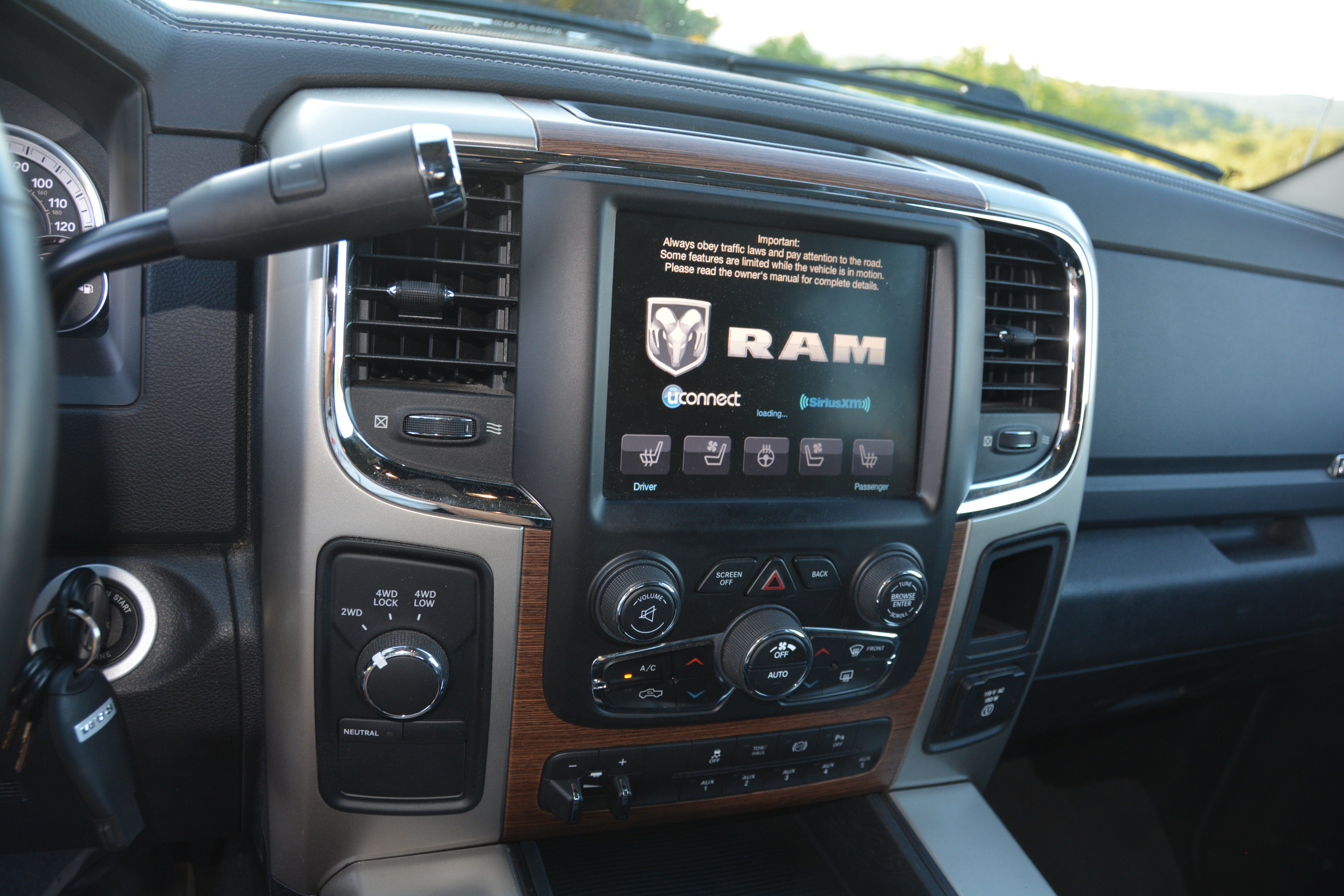 Used 2014 RAM 3500 Laramie AWD/4WD image 17