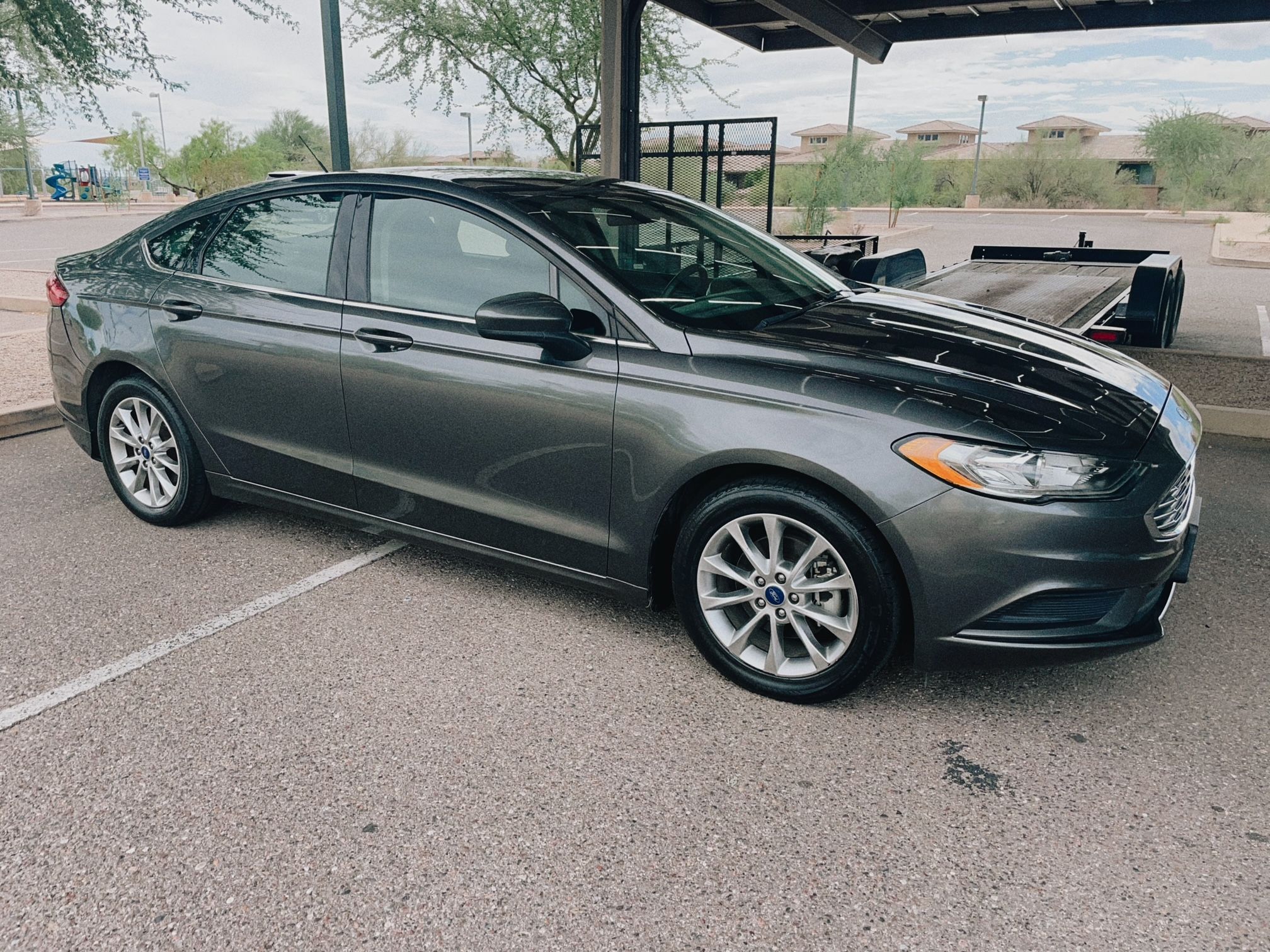 Used 2017 Ford Fusion SE w/ Fusion SE Technology Package FWD image 1