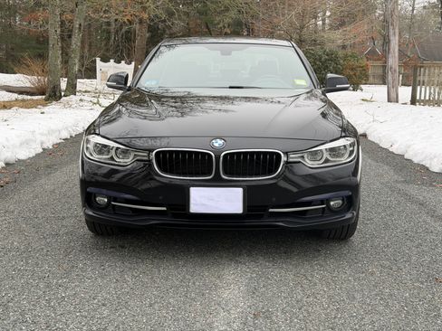 Used 2017 BMW 330i xDrive 330i xDrive Sedan 4D image 4