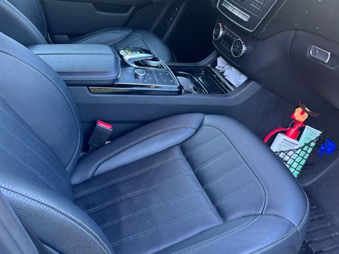 Used 2019 Mercedes-Benz GLS 450 4MATIC image 10