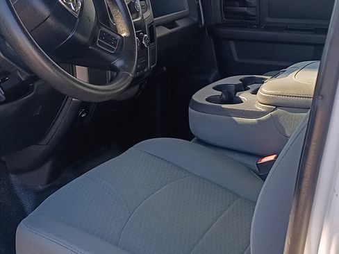 Used 2014 RAM 3500 Tradesman w/ Chrome Appearance Group image 19