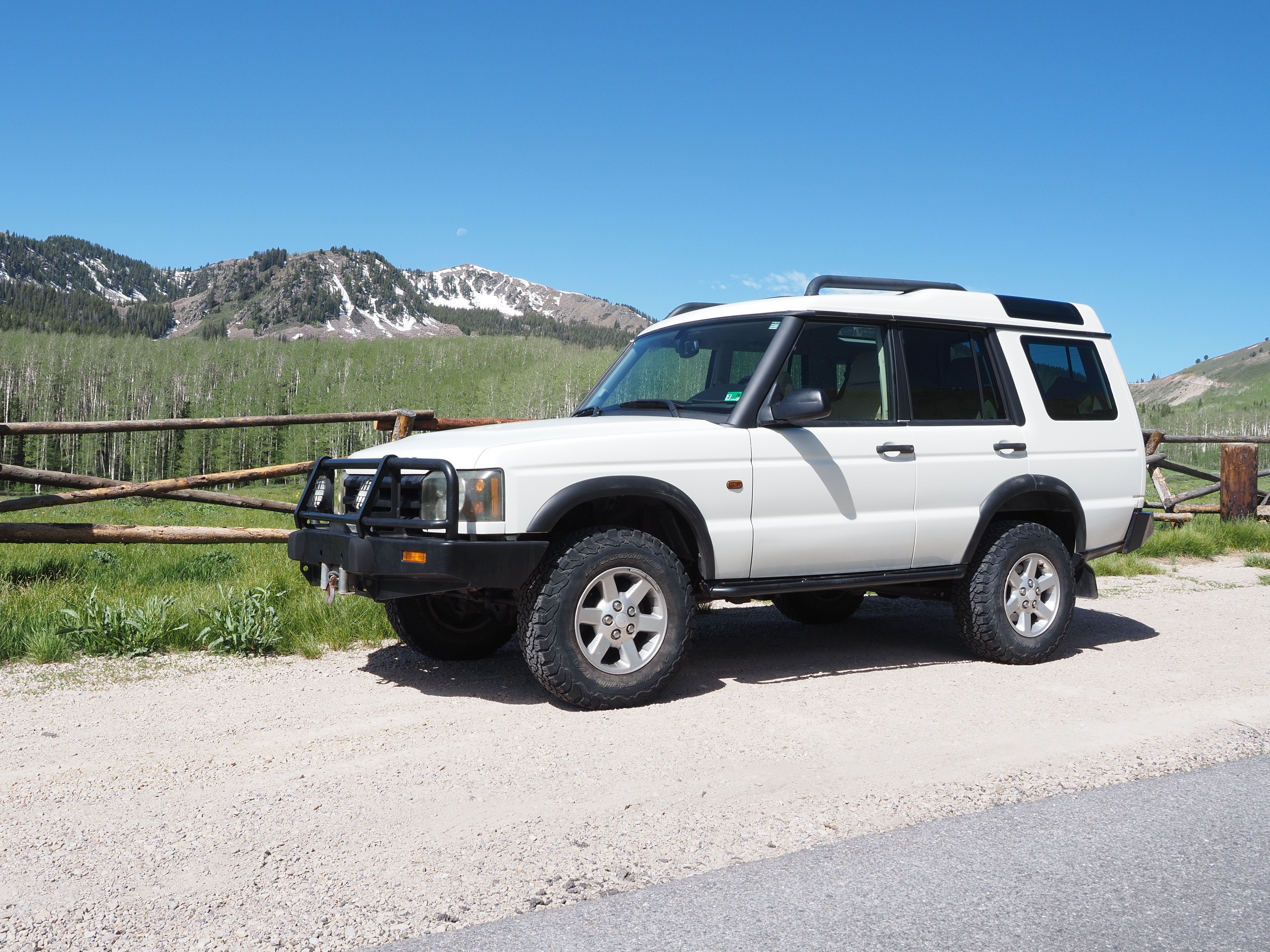Used 2004 Land Rover Discovery S AWD/4WD image 1