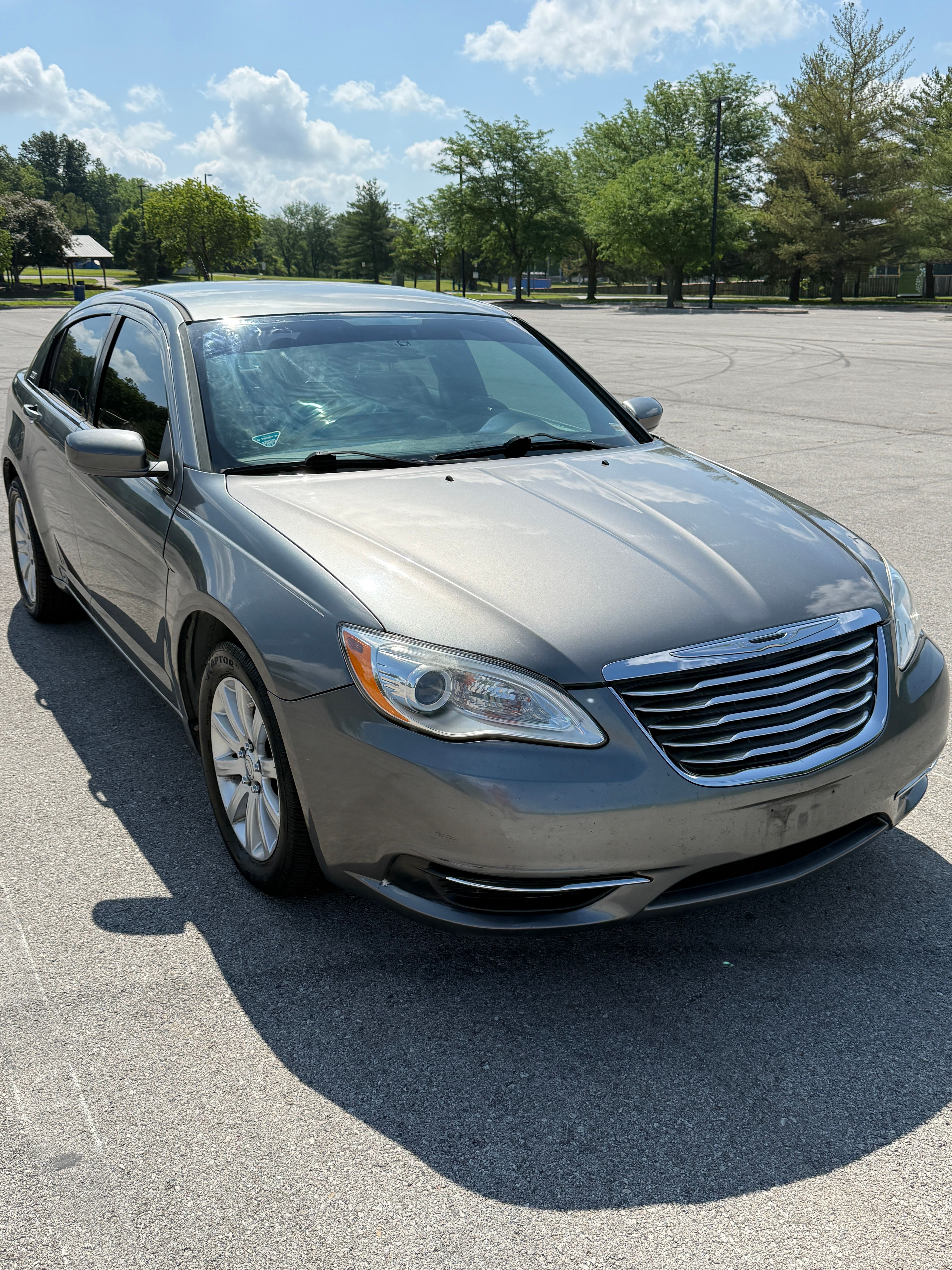 Used 2013 Chrysler 200 Touring FWD image 4