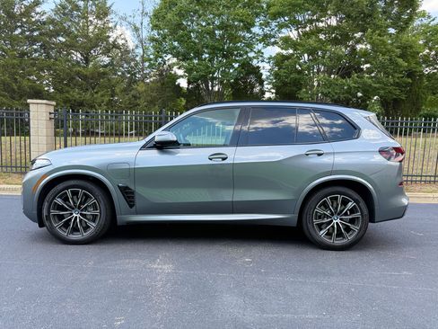 Used 2025 BMW X5 xDrive50e w/ Executive Package AWD/4WD image 4