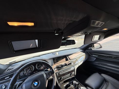 Used 2013 BMW 750Li xDrive image 25