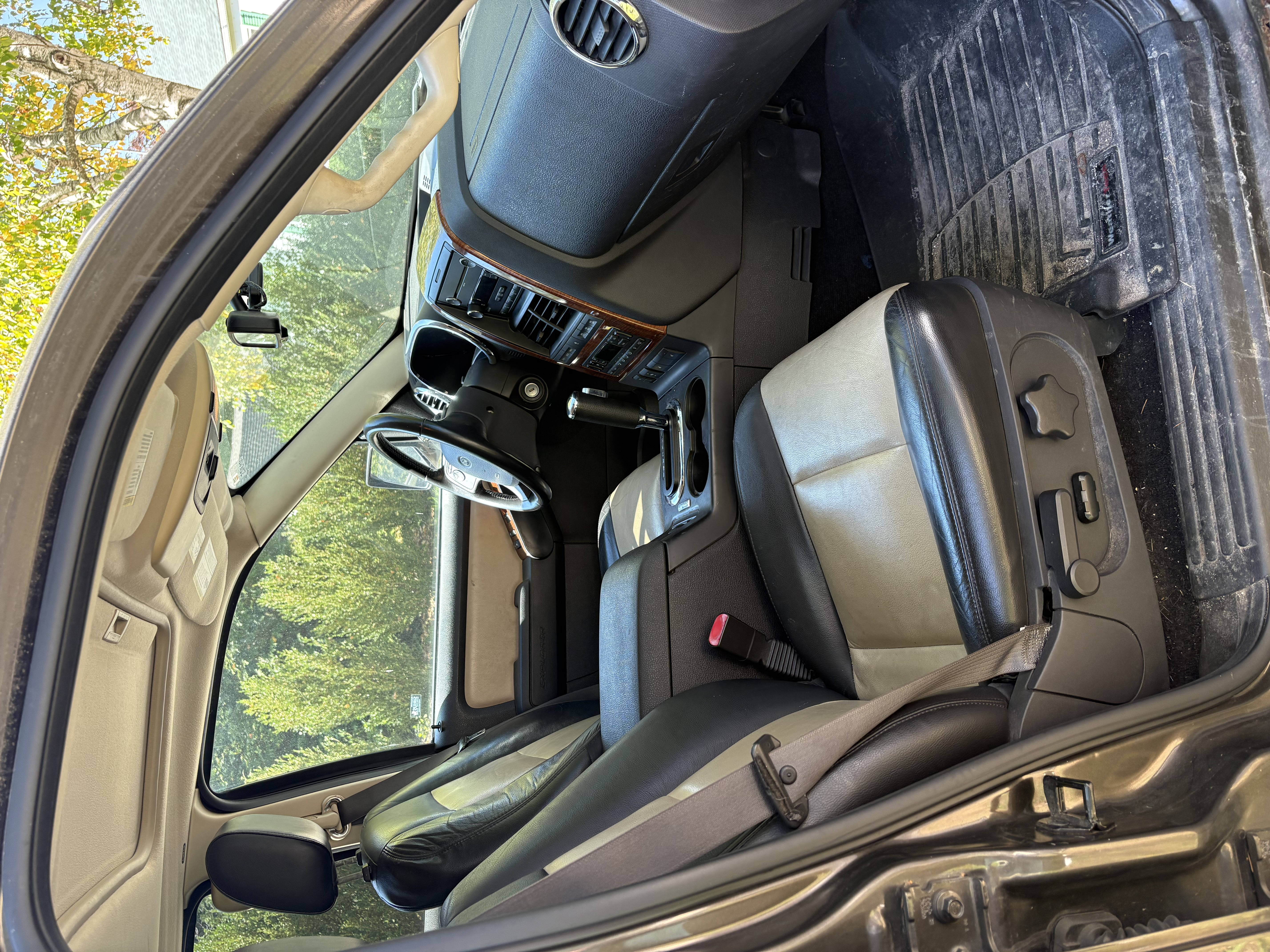 Used 2008 Ford Explorer Eddie Bauer AWD/4WD image 9