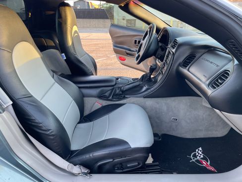 Used 2004 Chevrolet Corvette Coupe 2D w/ Preferred Equipment Group image 20