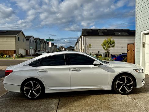 Used 2018 Honda Accord EX-L image 2