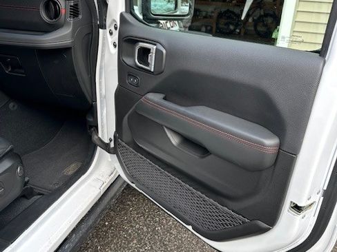 Used 2024 Jeep Wrangler Unlimited Rubicon w/ XTREMEE 35" Tire Package image 27