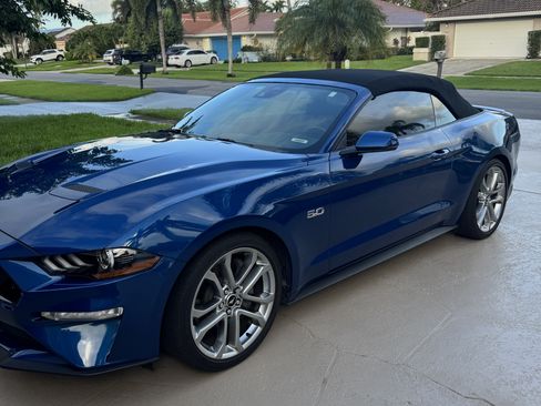 Used 2022 Ford Mustang GT Premium w/ Equipment Group 401A RWD image 5