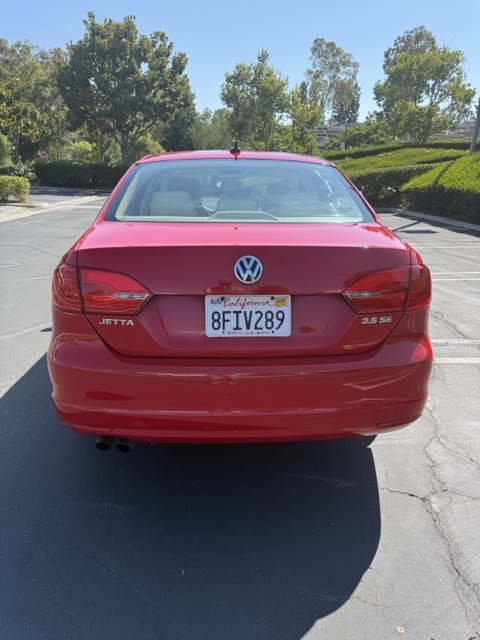 Used 2012 Volkswagen Jetta SE FWD image 6