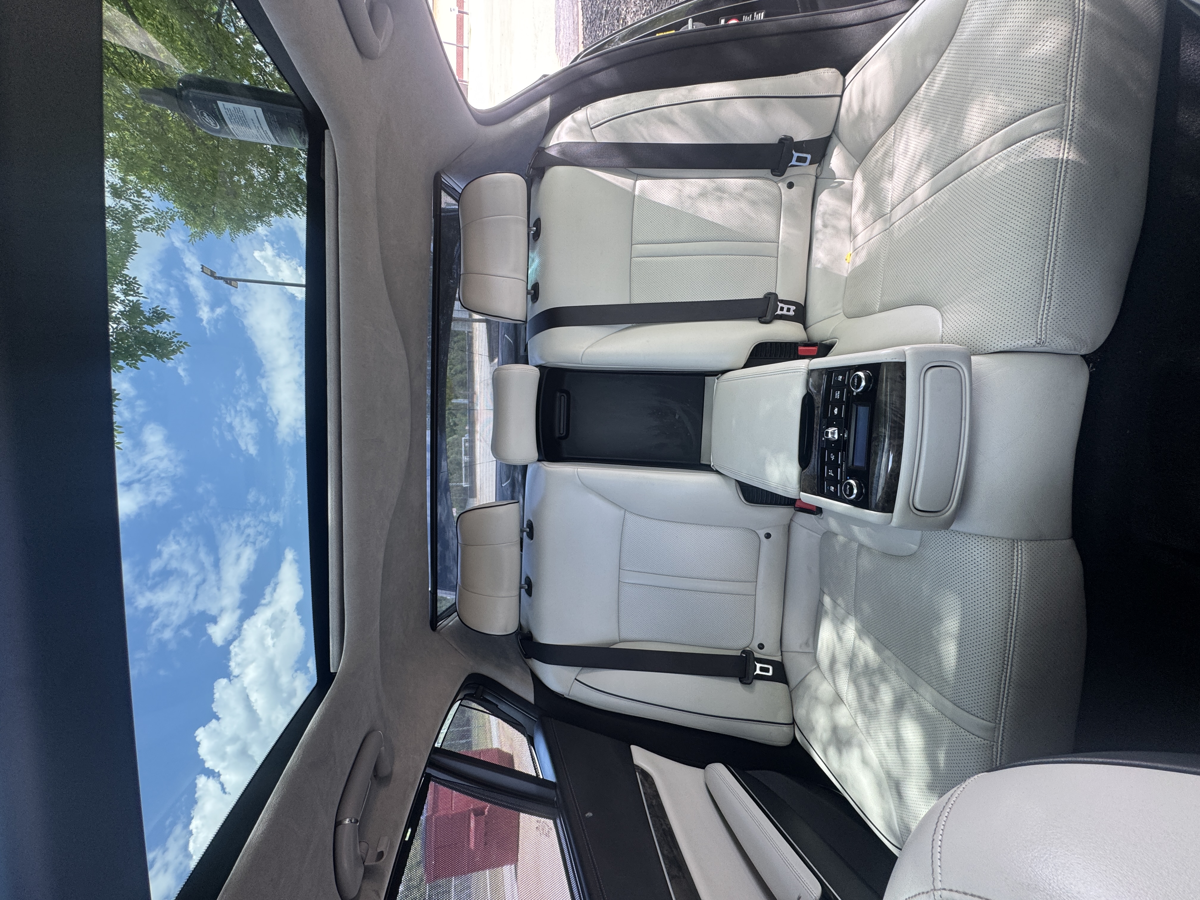 Used 2015 Kia K900 Luxury w/ VIP Package (Discontinued) RWD image 6
