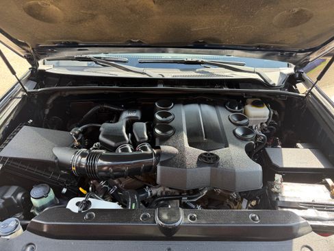 Used 2015 Toyota 4Runner SR5 image 11