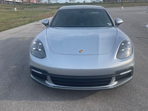 Used 2019 Porsche Panamera 4 image 2