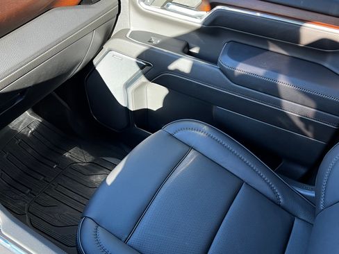 Used 2024 GMC Sierra 3500 Denali w/ Denali Reserve Package image 16