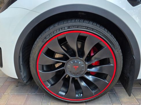 Used 2022 Tesla Model Y Performance image 14