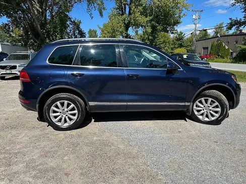Used 2012 Volkswagen Touareg Sport AWD/4WD image 23