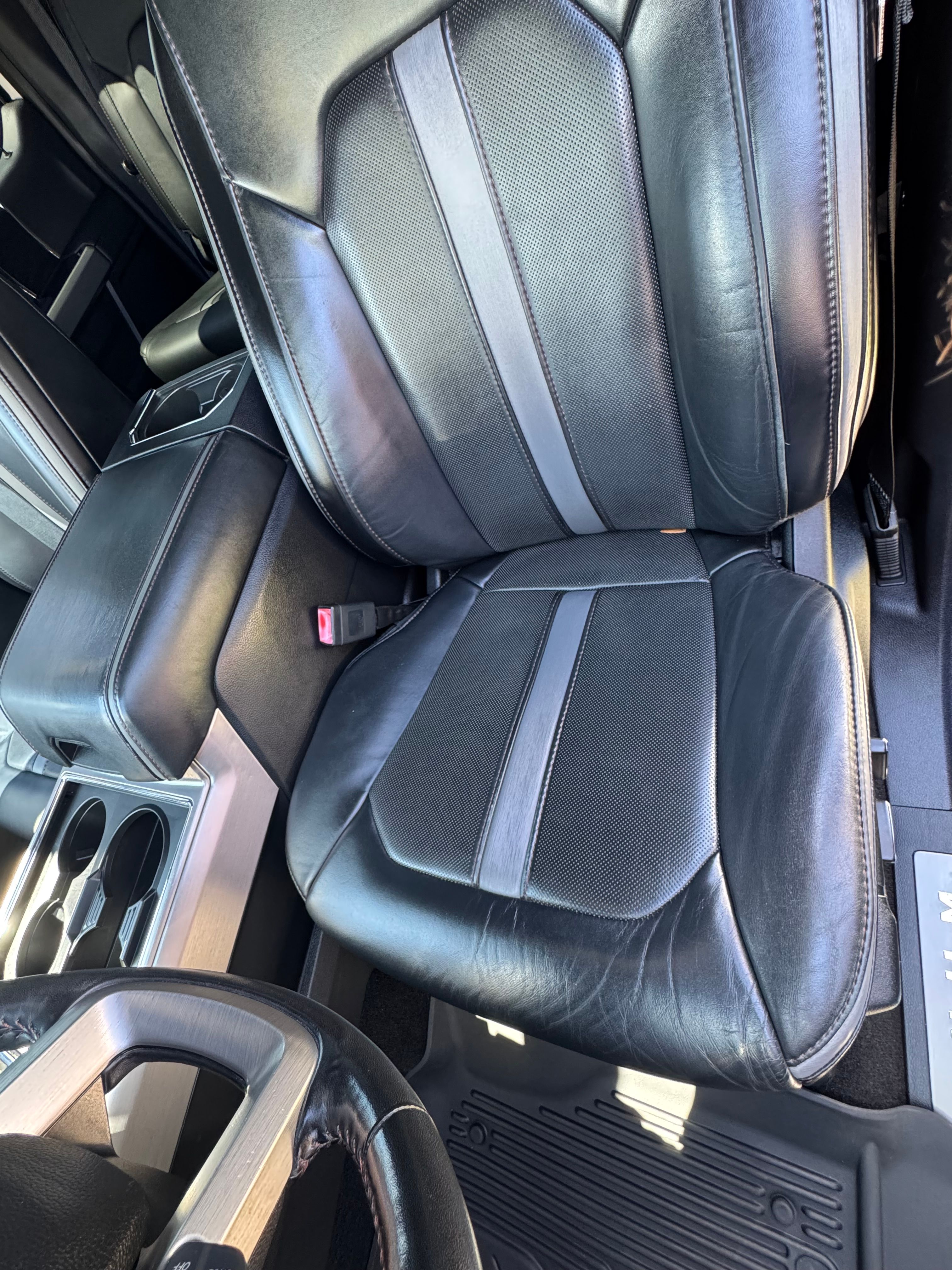Used 2019 Ford F250 Platinum w/ Platinum Ultimate Package AWD/4WD image 16