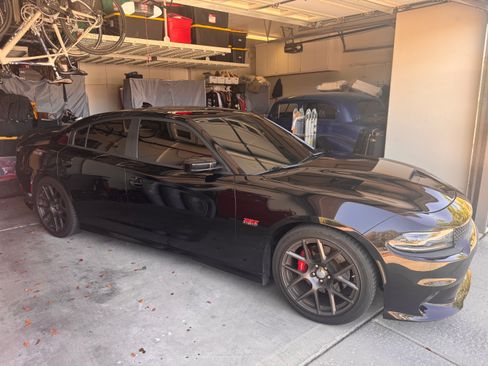 Used 2016 Dodge Charger R/T Scat Pack w/ Beats Audio Group RWD image 11