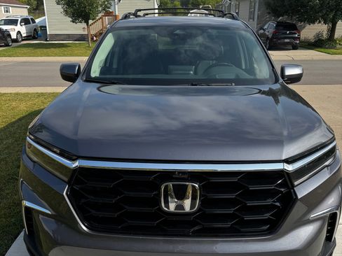 Used 2025 Honda Pilot Elite image 4