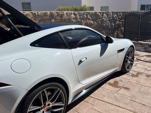 Used 2015 Jaguar F-TYPE R image 12