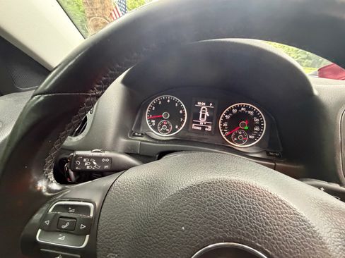 Used 2016 Volkswagen Tiguan SE FWD image 2