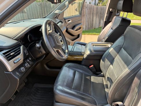 Used 2017 GMC Yukon XL Denali w/ Open Road Package AWD/4WD image 17