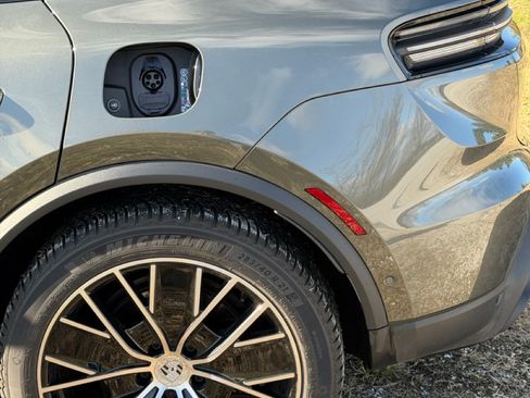 Used 2024 Porsche Macan 4 Electric image 23