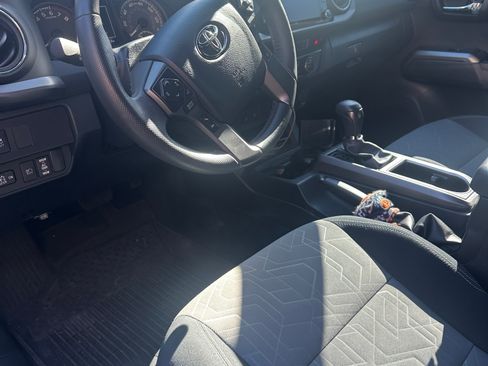 Used 2023 Toyota Tacoma TRD Sport AWD/4WD image 10