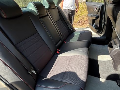 Used 2016 Toyota Camry SE image 6