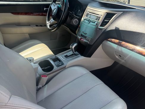 Used 2011 Subaru Outback 2.5i Limited w/ PWR Moonroof Pkg image 14