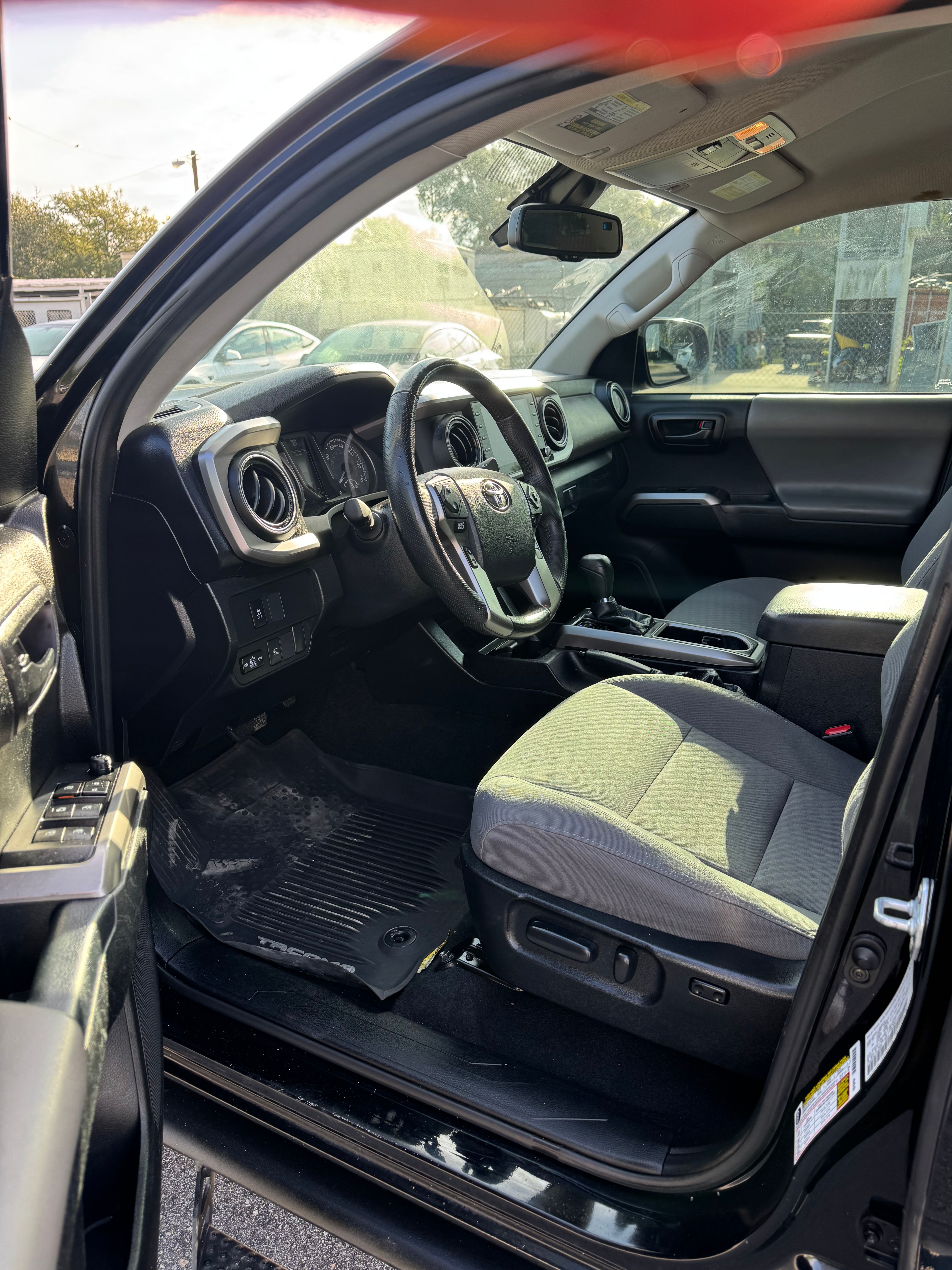 Used 2021 Toyota Tacoma SR5 RWD image 8