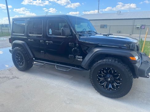Used 2018 Jeep Wrangler Unlimited Sport S AWD/4WD image 1