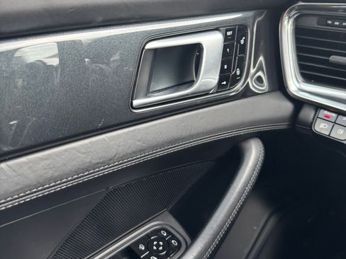 Used 2018 Porsche Panamera 4S image 25